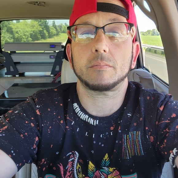 Meet your Posher, Joshua - Picture 2 of 4